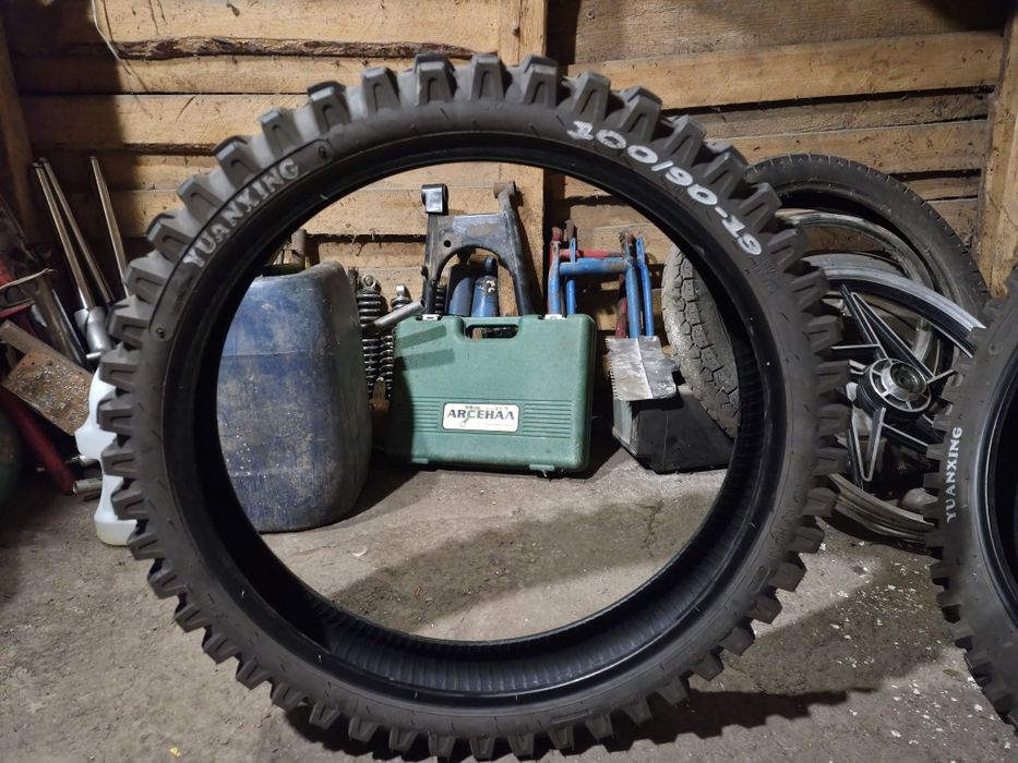 Мотошини 100/90 R19 та 3.25-18