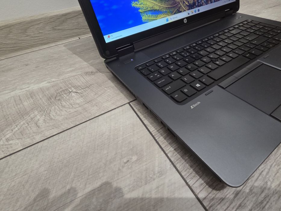 Workstation HP Zbook 17 G2 Intel i7 16GB  ssd 256 HDD 1TB  quadro win