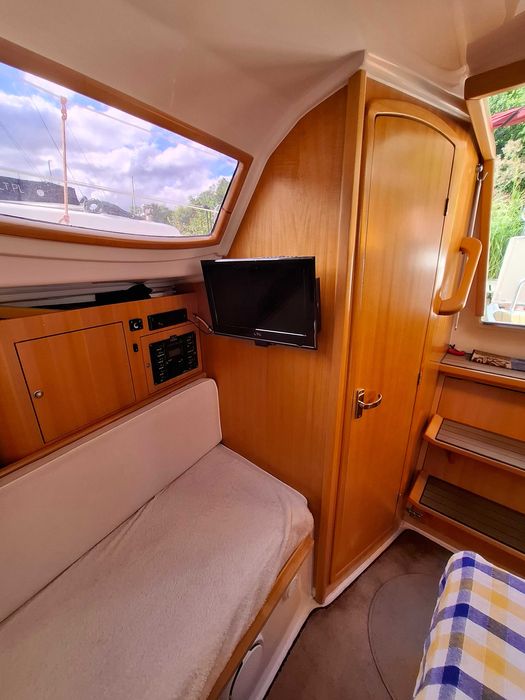 JACHT    MAXUS 28    armatorski - nieczarterowany