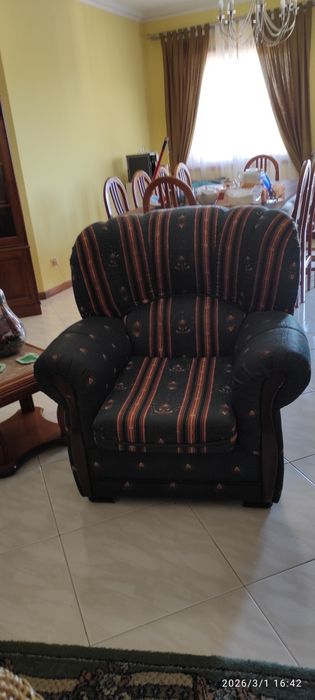 Vende-se terno de sofás