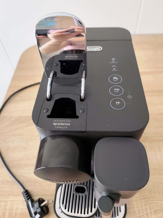 Máquina de Café Nespresso Lattissima One De'Longhi – Excelente Estado