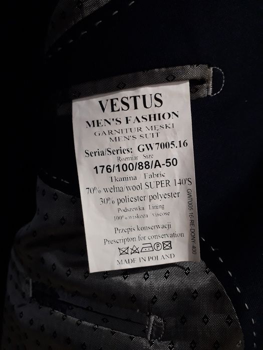 Męski garnitur elegancki