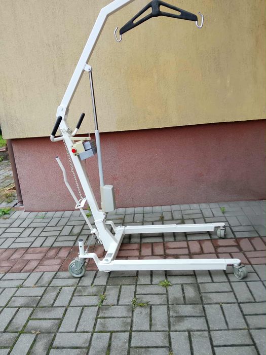 Podnośnik dla osoby niepełnosprawnej