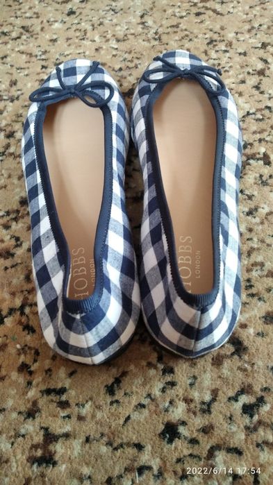 Легкі нові балетки