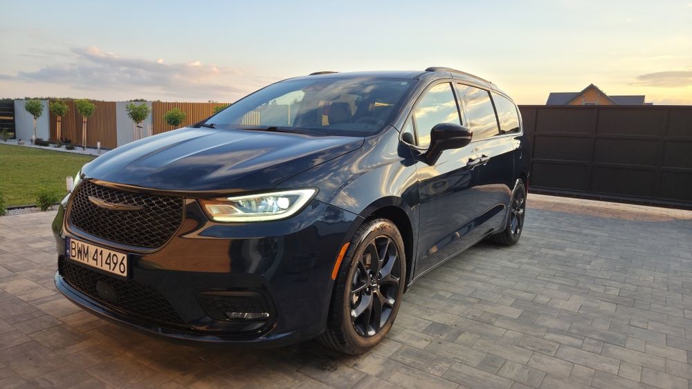 Chrysler pacifica limited S 2023 odkurzacz panorama jak nowy