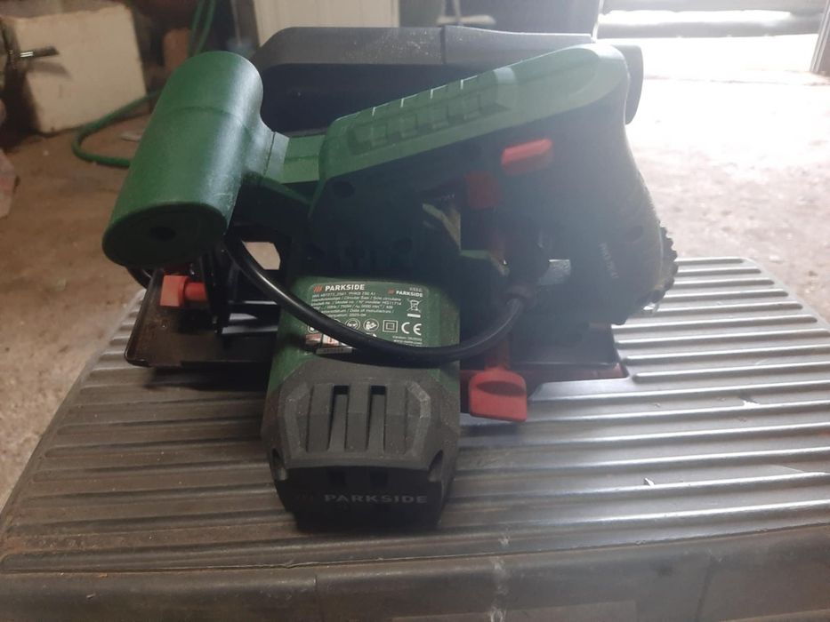 Vendo serra circular nova usada uma única vez