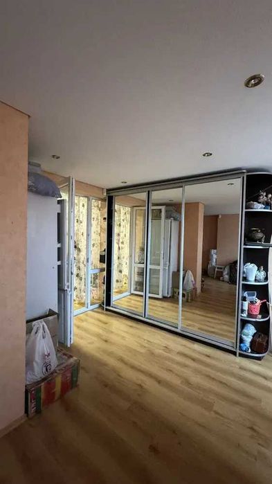 Продаж 3к квартири на Юності