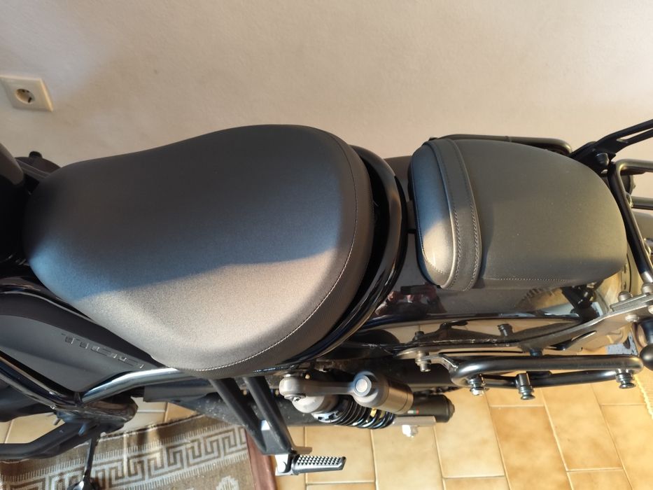 Bancos originais da Honda Rebel 1100 de 2024
