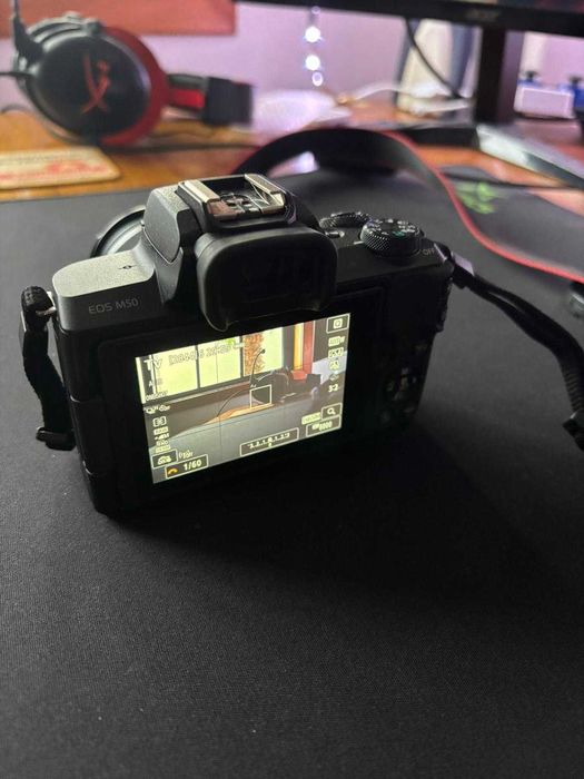 Canon M50 + Lente Canon 15-45mm + extras
