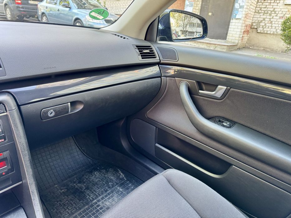 Audi a4 1,6 mpi гарний стан