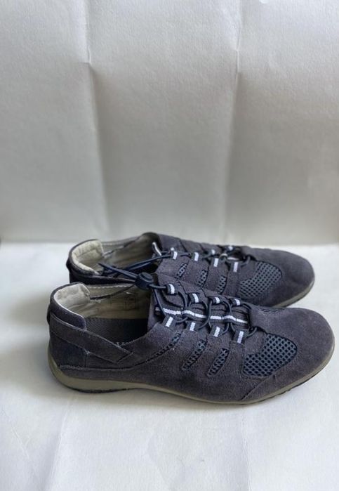 Трекінгові легкі кросівки Pavers р.7/40