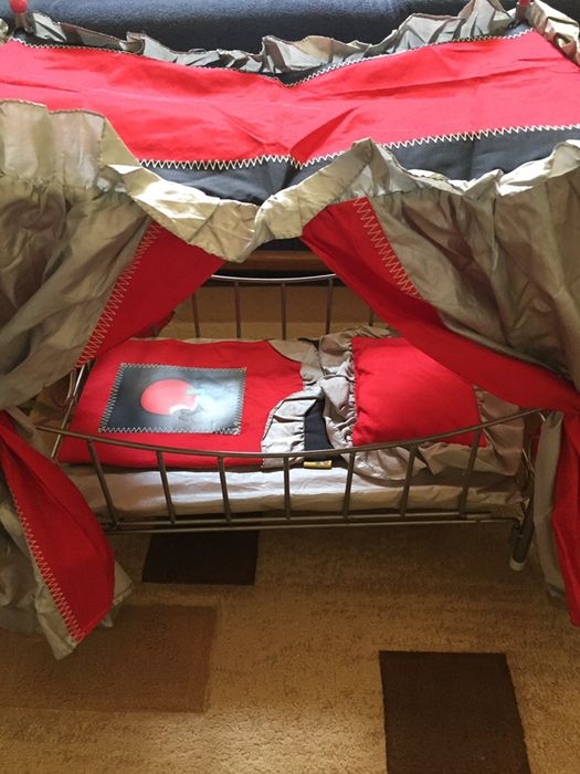 Кроватка для куклы металическая СРОЧНО