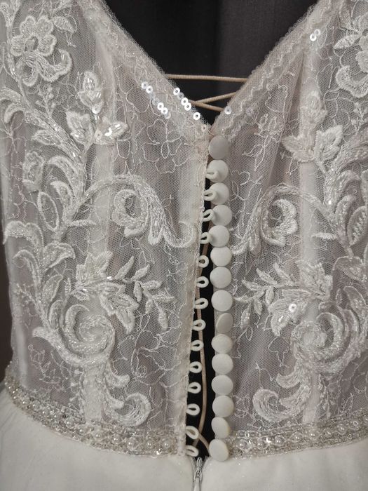 Suknia ślubna 40/42. Welon GTARIS