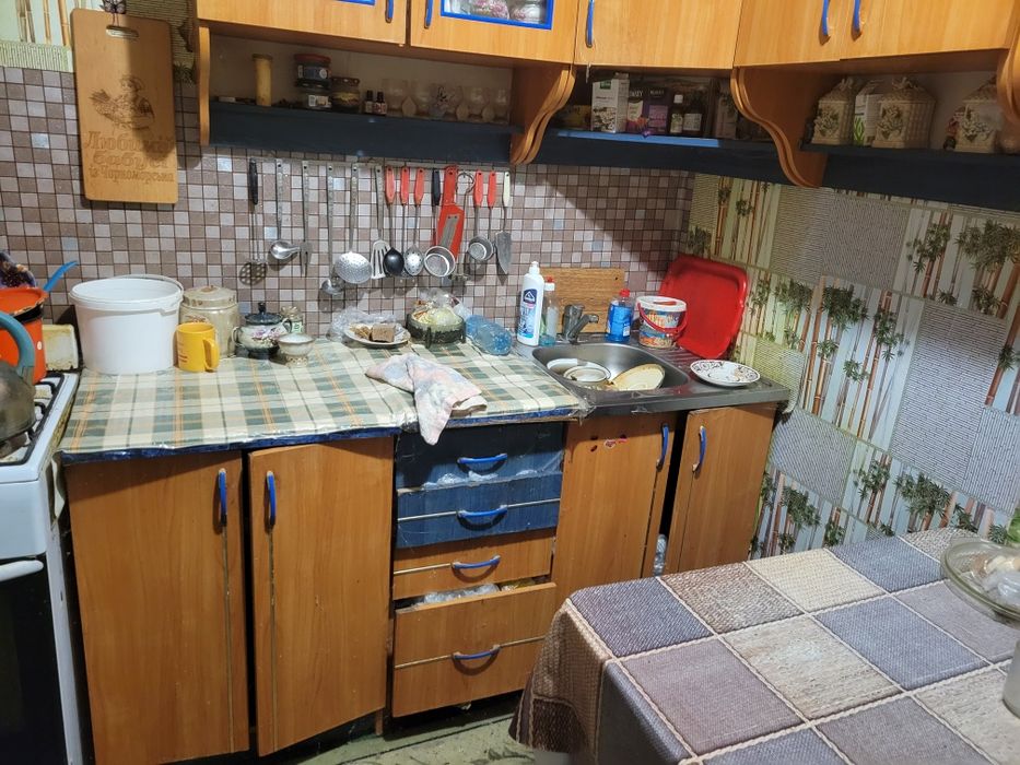 Шафи, кухня. Стінка