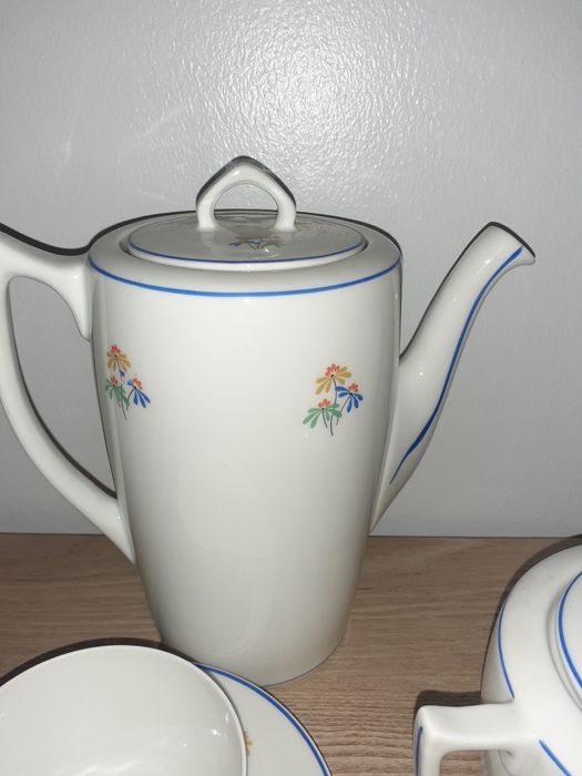 Conjunto de chá branco com flores. Vista Alegre