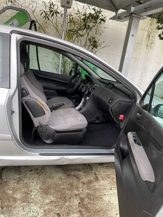 peogeot comercial 2003