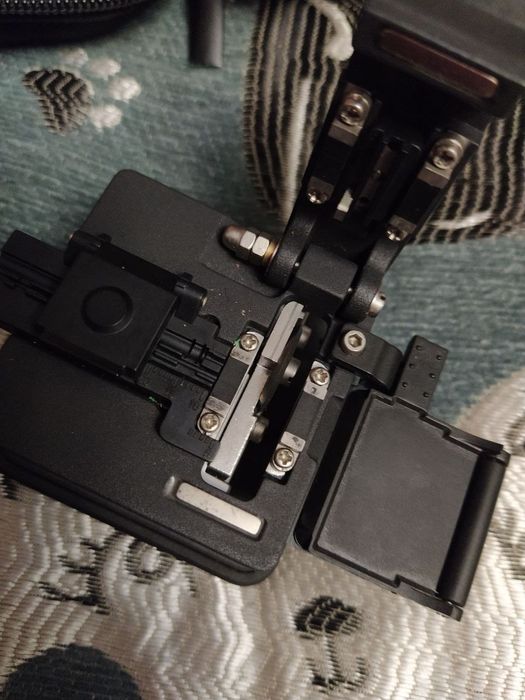 Сколювач оптоволокна