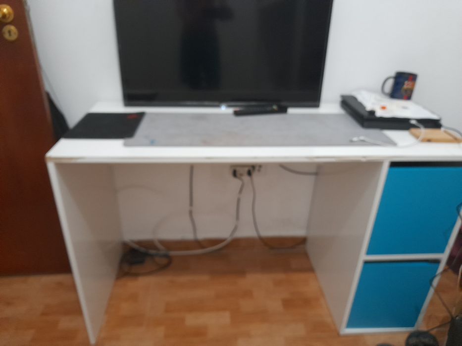 Vendo mesa para meter em algum sitio