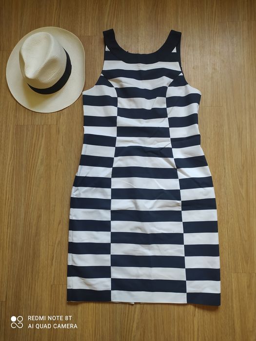 Интересное стрейчовое платье