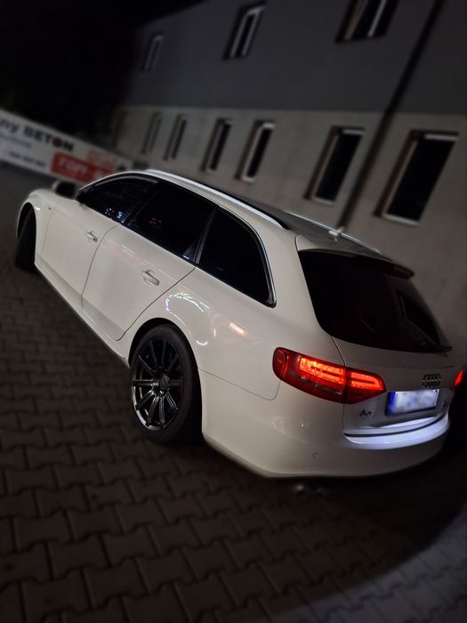 Audi A4 b8  2.0 Tdi Quattro 2011r S-line