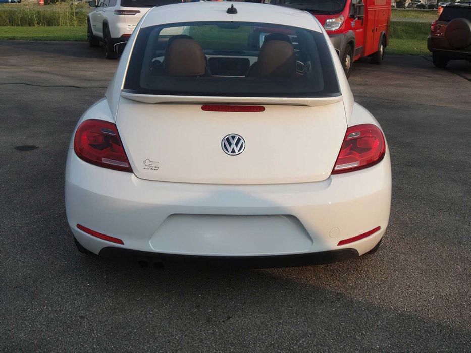Volkswagen Beetle      2015