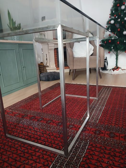 Mesa de vidro retangular da loja Area