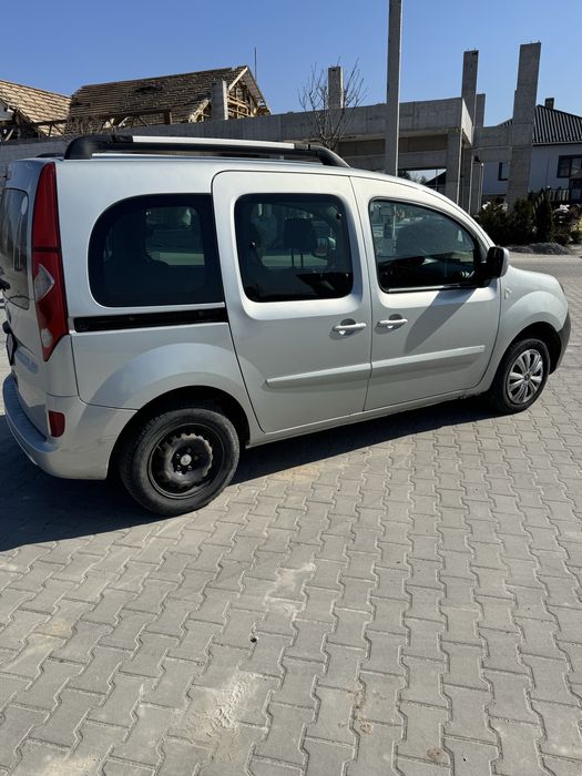 Продам Renault Kangoo 2011