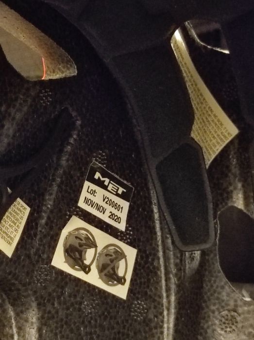 Capacete fechado met large 2020