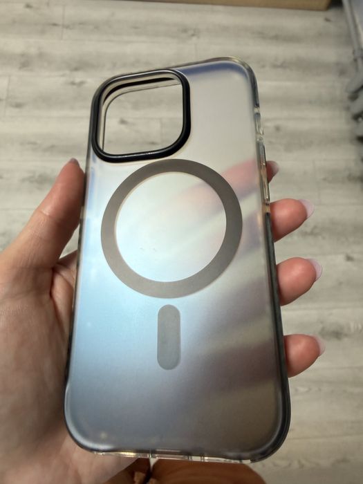 Чехол на Iphone 16 pro