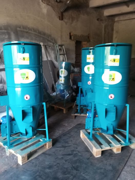 Змішувачі сухих кормів