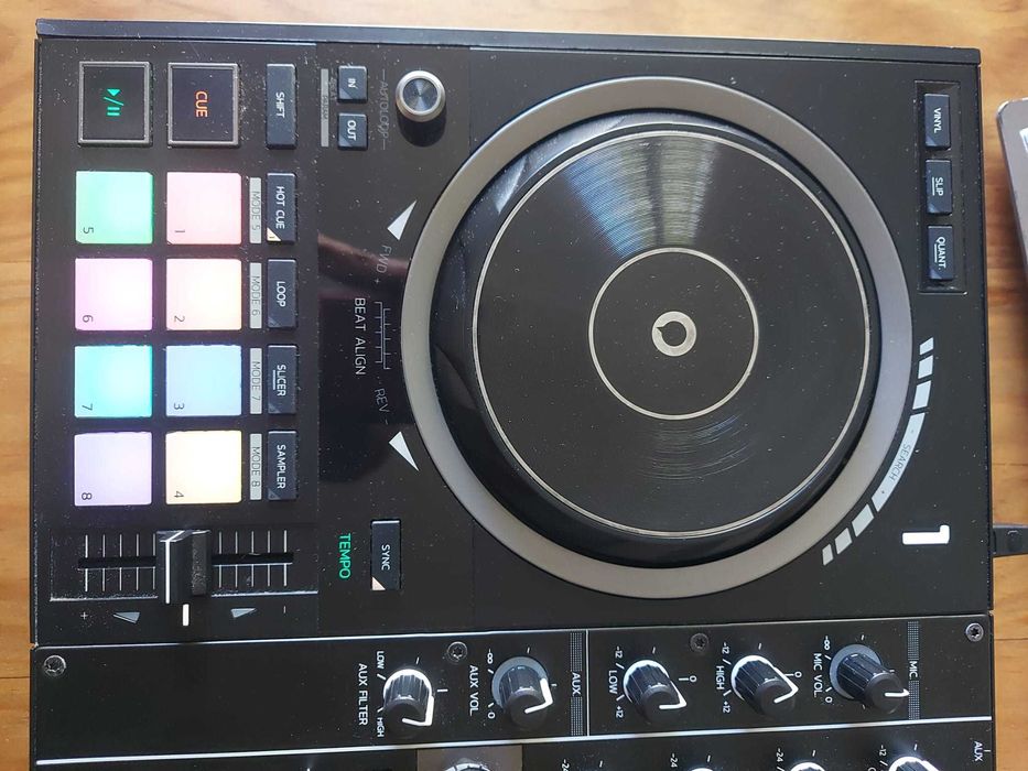 Controladora DJ Hercules Inpulse 500