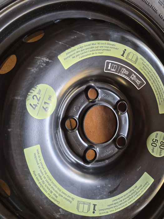 Pneu sobresaliente Continental MB Clase A