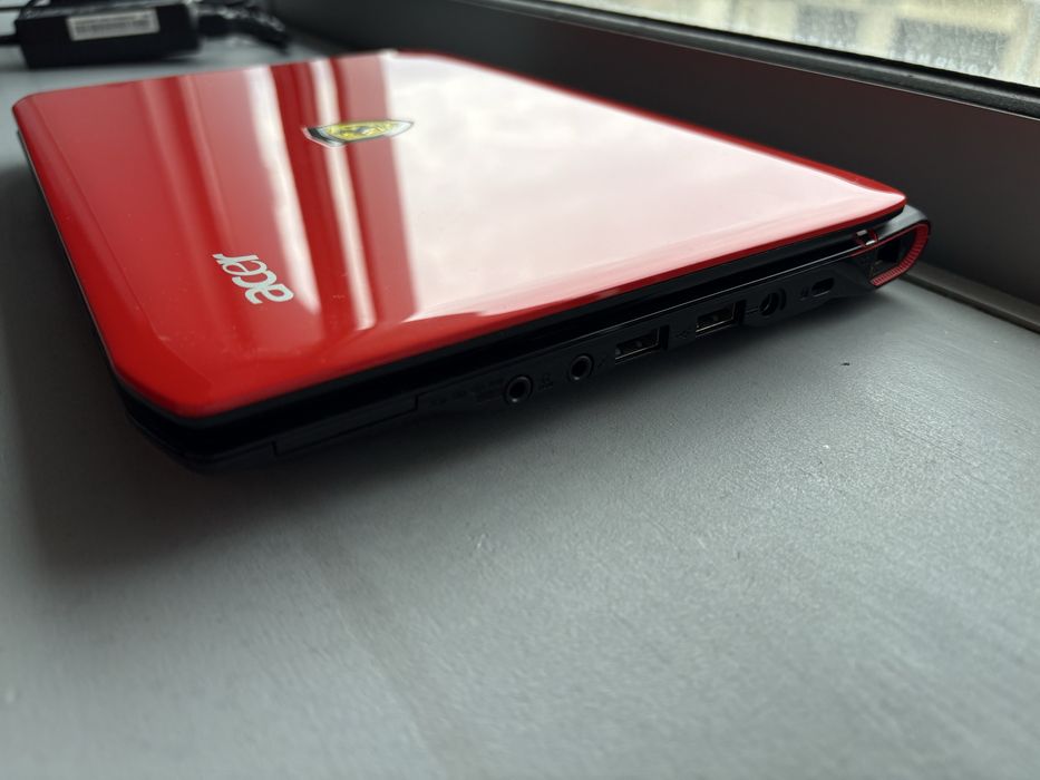 Portátil Acer Ferrari one-200