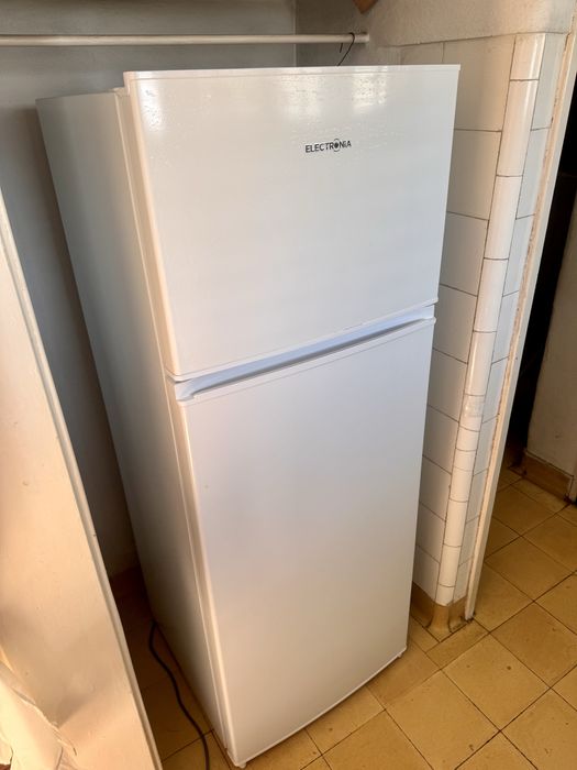Frigorifigo + Congelador Eletronia