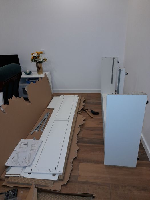 Montagee de tomadas e intorrupetores Pequenas reparacoes em cozinhas m