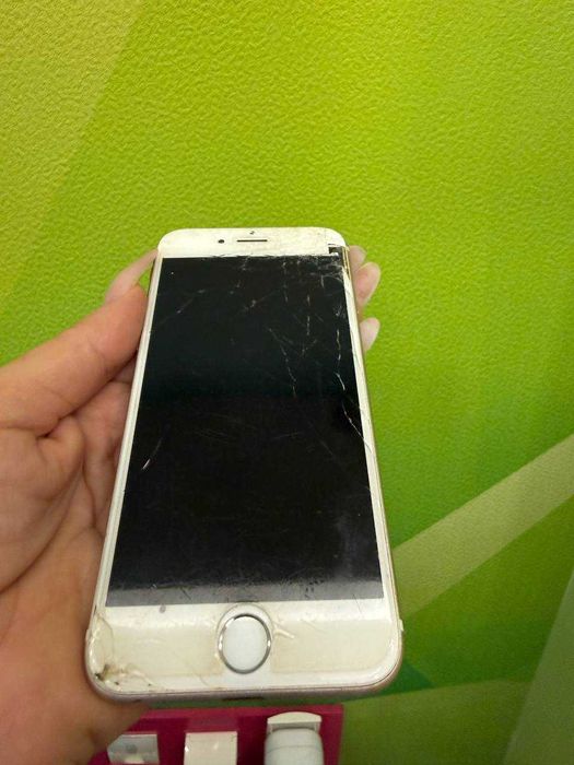 Iphone 6s на запчастини