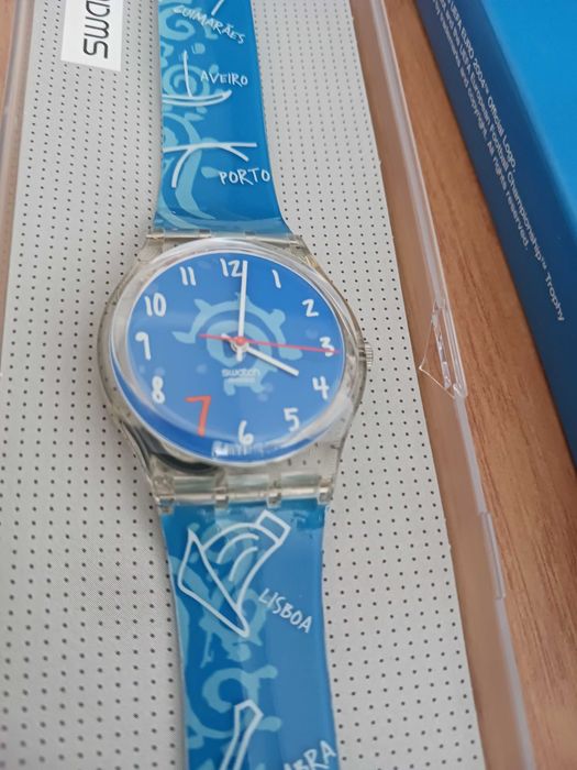 Euro 2004 - gifts oficiais (relógio Swatch, prato Vista Alegre e pin)