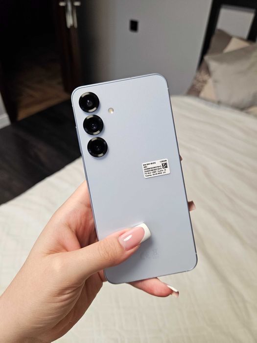 Samsung Galaxy S25 12/128Gb Powystawowy