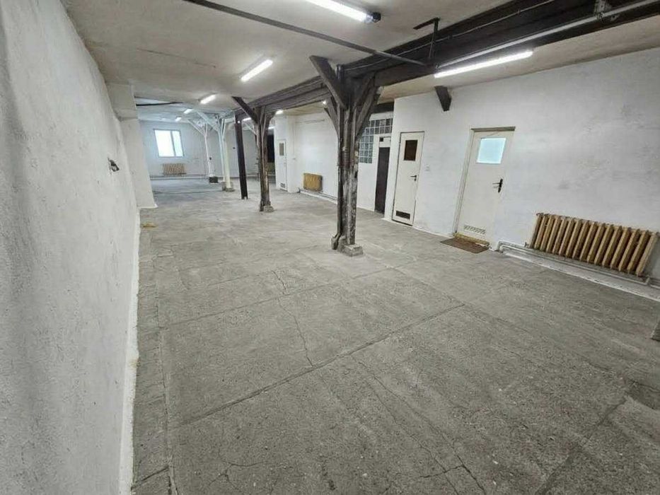 Hala/Magazyn/Garaż. 130m2.  Ustka/Przewłoka .Brama 260cm / Ogrzewana /Biuro.