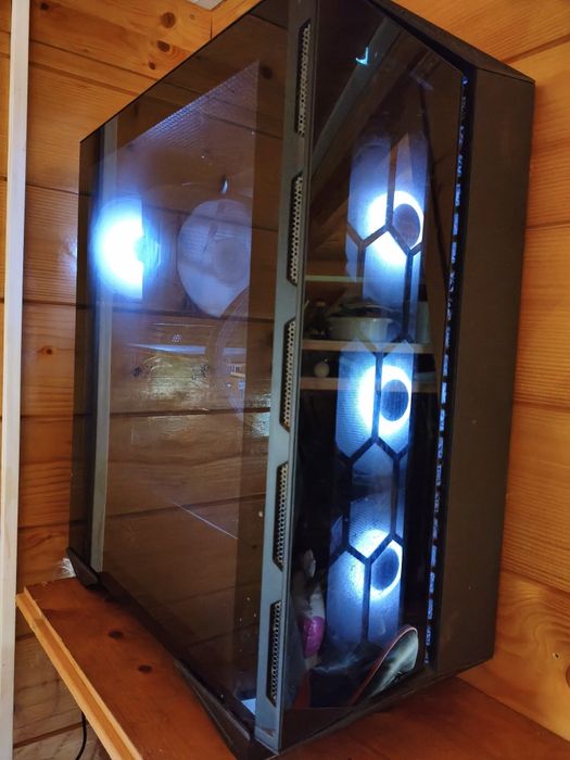 Komputer RX 6700 xt ryzen 5 5600 2 TB 16GB ram