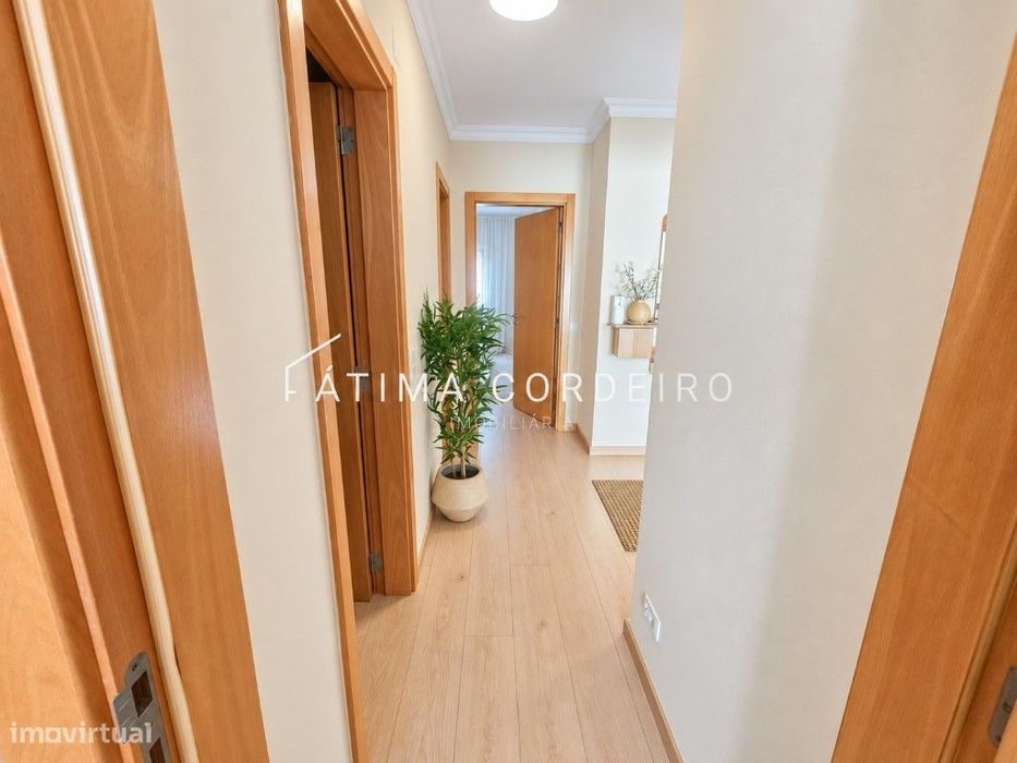 Excelente Apartamento T2 remodelado com parqueamento em ótima local...