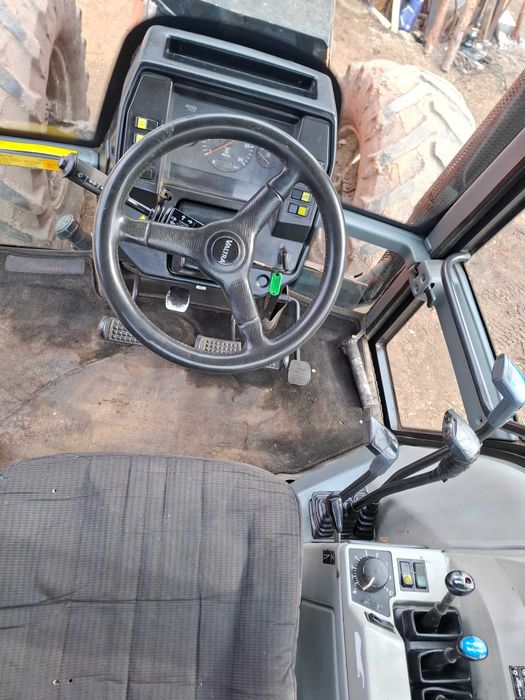 Valtra 8450 ciągnik