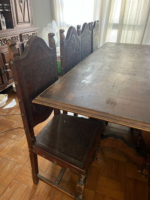 Mesa antiga mais 8 cadeiras