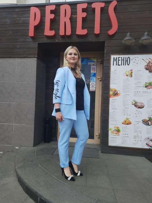 Ведуча -  Юлія Веселовська.Жива музика.Новий рік,корпоратив,весілля...