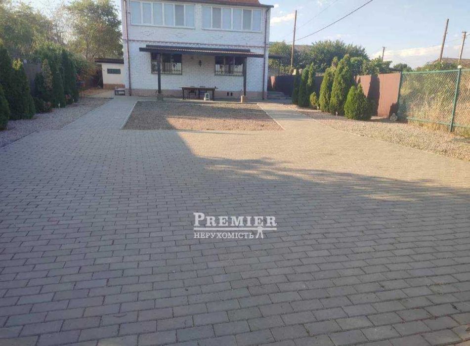 Продам 2-поверховий будинок