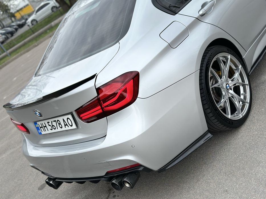 BMW F30 330I 2017p