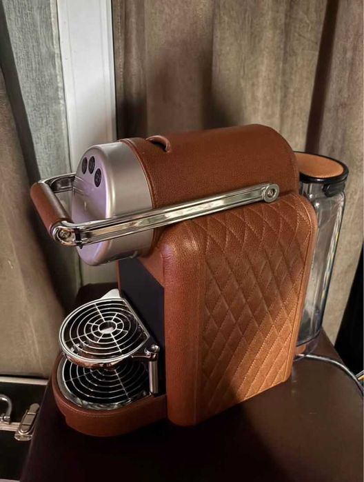 Máquina de café Nespresso Zebus