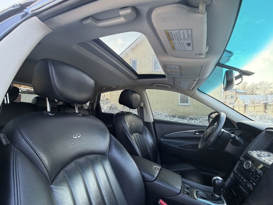 Продам Infinity EX35 AWD газ/бензин  максимальна ідеальний стан!