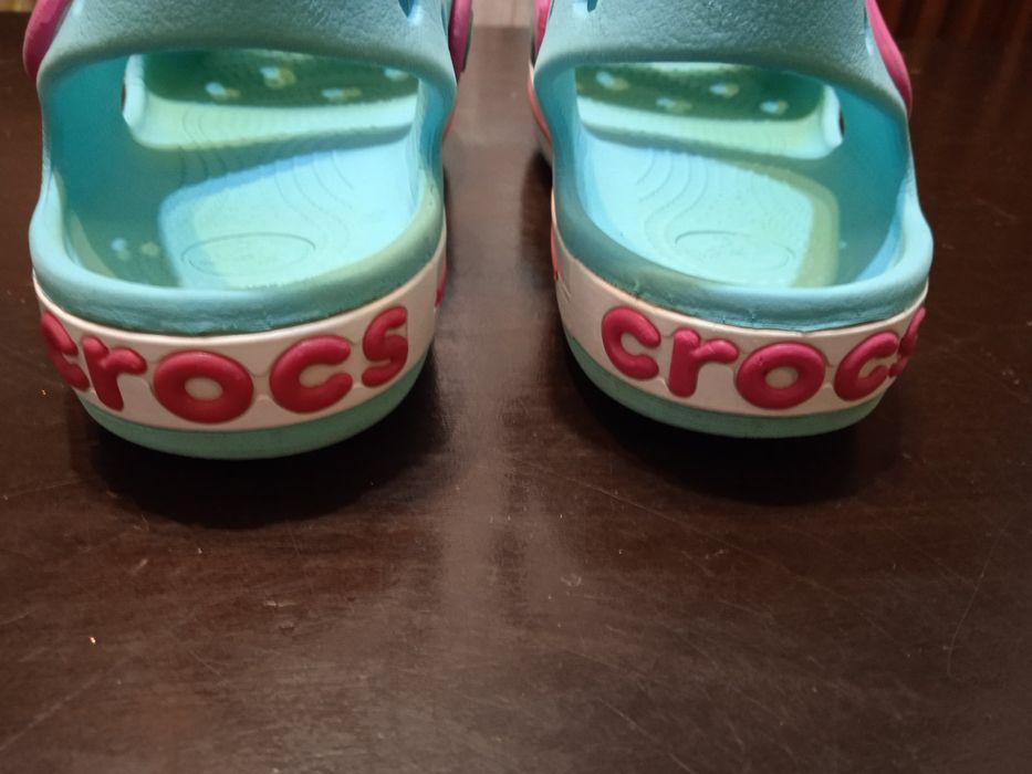 Босоніжки Crocs j2