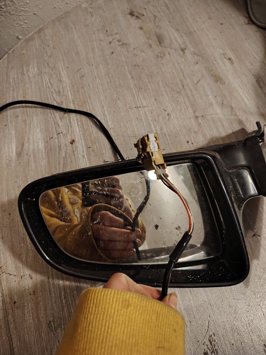 Lampa lewa ii lusterka